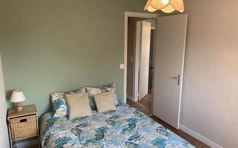 Dolce Vita: Meubles, Design Intérieur, Mur, Sol, Bois, Sol, Pièce, Plafond, Éclairage, Domicile