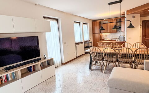 Sun: Meubles, Design Intérieur, Mur, Sol, Bois, Sol, Pièce, Plafond, Éclairage, Domicile