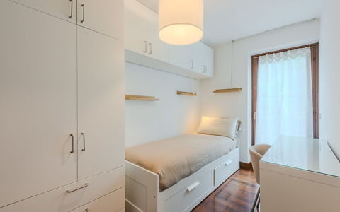 Sun: Meubles, Sol, Mur, Design Intérieur, Sol, Bois, Chambre, Lit, Pièce, Étagère