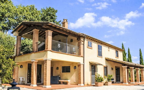 Le More: Meubles, Design Intérieur, Mur, Sol, Bois, Sol, Pièce, Plafond, Éclairage, Domicile