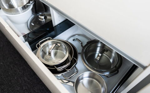 Family Nest Goldeck & See: Cuisine, Appareil De Cuisine, Électroménager, Acier, Cabinetry, Aluminium, Principaux Appliance