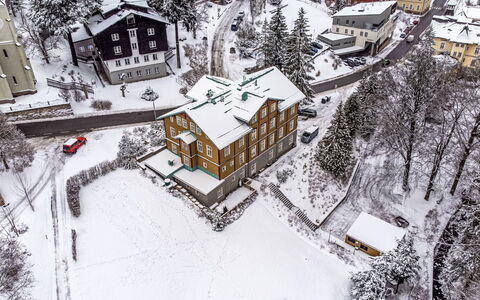 Janský Potok: Bâtiment, Fenêtre, Maison, Zone Résidentielle, Établissements Humains, Domicile, L'Hiver, Maison Historique, Gelé
