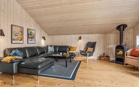 Sissa - 700M from the Sea: Bois, Sol, Parquet, Design Intérieur, Domicile, Sol, Meubles, Salon, Dur, Plafond
