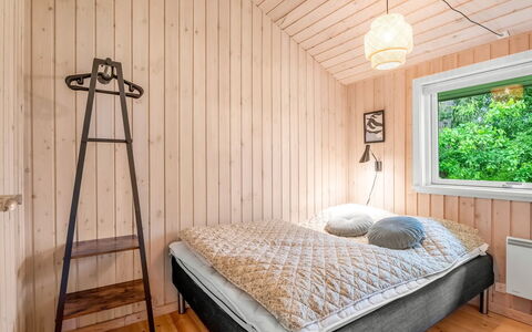 Sissa - 700M from the Sea: Chambre, Bois, Design Intérieur, Lit, Plafond, Sol, Drap De Lit, Sol, Literie, Meubles
