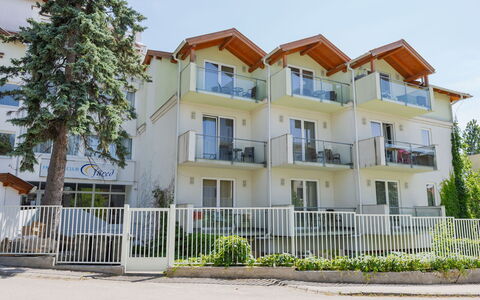 Holiday Club 3: Zone Résidentielle, Quartier, Ville, Appartement, Domicile, Condominium, Balcon, Biens, Hôtel, Porche