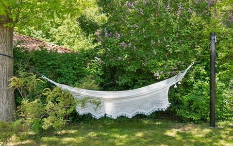 Daren - 235M from the Sea: Jardin, Net, Ombre, Matériau Naturel, Arrière-Cour