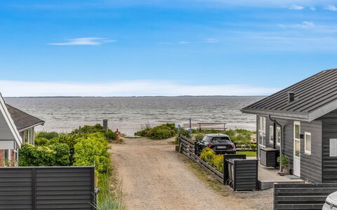 Sylvelin - 40M from the Sea: Maison, Toit, Domicile, Mer, Cotiers Et Relief Océaniques, Côte, Chalet, Océan, Rive, Biens