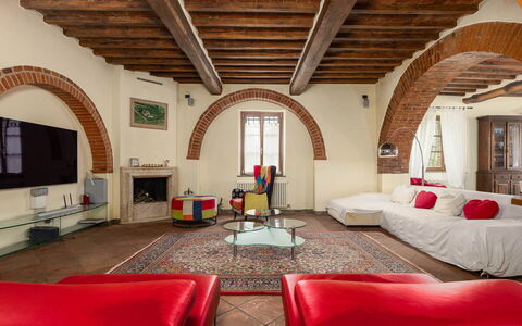 Podere Il Pozzangone, Lucignano: Meubles, Design Intérieur, Mur, Sol, Plafond, Sol, Bois, Canapé, Pièce, Salon