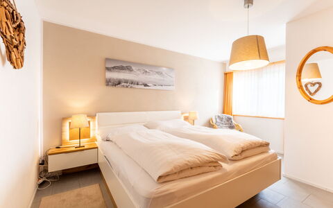 Crap Uaul: Meubles, Lit, Design Intérieur, Chambre, Mur, Sol, Drap De Lit, Literie, Bois, Sol