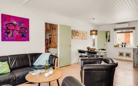 Heloise - 900M from the Sea: Design Intérieur, Meubles, Mur, Canapé, Sol, Sol, Bois, Plafond, Salon, Pièce
