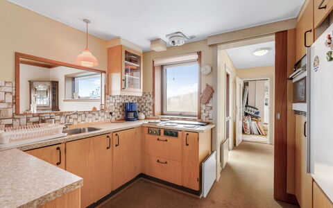 Nyyrikki - 350M from the Sea: Comptoir, Bois, Cuisine, Cabinetry, Meubles, Design Intérieur, Principaux Appliance, Appareil De Cuisine, Sol, Plafond