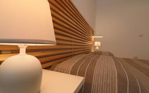 Nausica: Bois, Meubles, Chambre, Design Intérieur, Lit, Éclairage, Lampshade, Linge, Drap De Lit, Literie