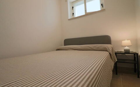 Nausica: Chambre, Lit, Design Intérieur, Sol, Drap De Lit, Meubles, Literie, Sol, Pièce, Plafond