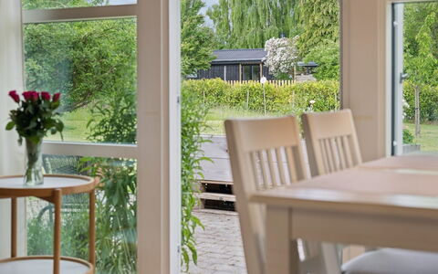 Arise - 1.5Km from the Sea: Meubles, Design Intérieur, Bois, Chaise, Sol, Table, Sol, Table Cuisine Et Salle A Manger, Salle À Manger, Verre