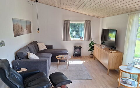 Arise - 1.5Km from the Sea: Meubles, Design Intérieur, Sol, Canapé, Bois, Sol, Salon, Pièce, Domicile, Plafond
