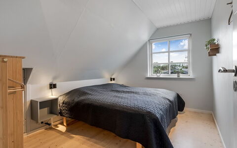 Chiuvana - 250M from the Sea: Sol, Chambre, Bois, Plafond, Sol, Design Intérieur, Lit, Drap De Lit, Literie, Éclairage