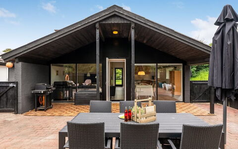 Sibyll - 1Km from the Sea: Bois, Toit, Porte, Porche, Chalet, Domicile, Plafond, Plate-Forme, Ombre, Dur