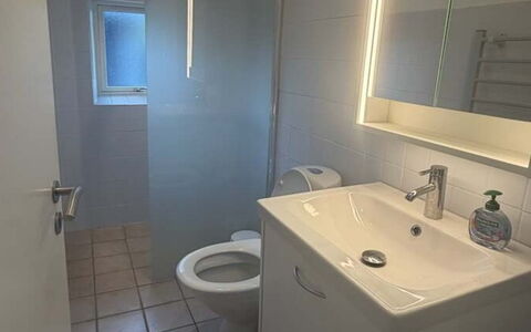 Sibyll - 1Km from the Sea: Lavabo, Salle De Bains, Luminaire Plomberie, Sol, Sol, Évier, Design Intérieur, Toilette, Plomberie, Robinet