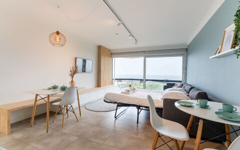 Poseidon with Seaview & Parking: Meubles, Sol, Design Intérieur, Sol, Plafond, Chaise, Appartement, Pièce, Parquet, Salon