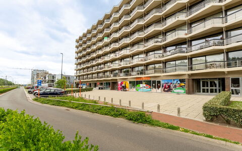 Poseidon with Seaview & Parking: Bâtiment, Appartement, Architecture, Condominium, Bâtiment Commercial, Zone Métropolitaine, Usage Mixte, Parking