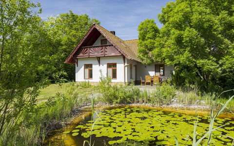 Villa Canela: Maison, Chalet, Domicile, Toit, Zone Rurale, Ferme, Printemps, Jardin, Prairie