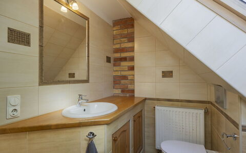 Villa Canela: Luminaire Plomberie, Salle De Bains, Sol, Évier, Design Intérieur, Bois, Lavabo, Sol, Robinet, Plomberie