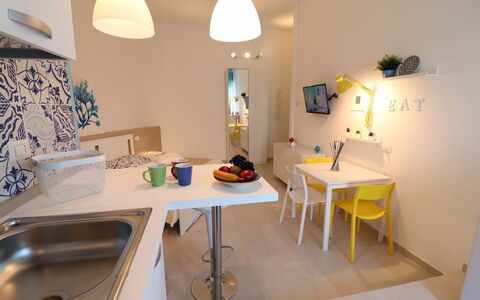 Casa Maya a Otranto: Design Intérieur, Meubles, Sol, Bois, Sol, Pièce, Plafond, Éclairage, Comptoir, Cuisine