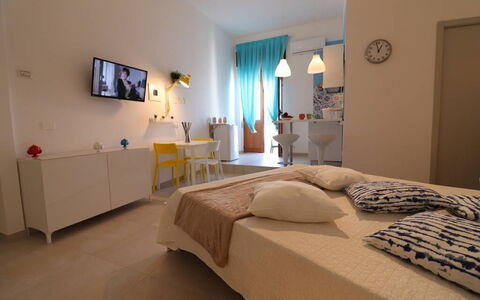 Casa Maya a Otranto: Meubles, Design Intérieur, Chambre, Sol, Sol, Lit, Pièce, Plafond, Éclairage, Drap De Lit