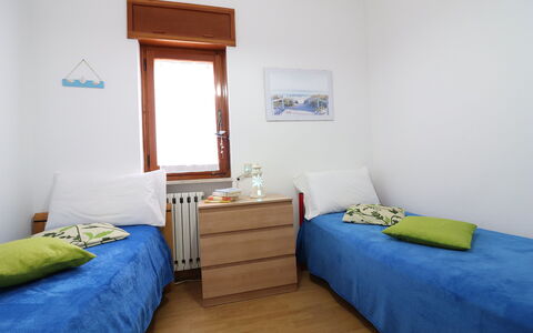 Margherita: Meubles, Sol, Sol, Design Intérieur, Chambre, Bois, Lit, Pièce, Textile, Drap De Lit