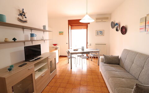 Margherita: Meubles, Design Intérieur, Sol, Bois, Sol, Pièce, Salon, Table, Canapé, Cadre