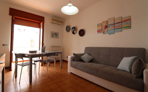 Margherita: Meubles, Design Intérieur, Sol, Sol, Bois, Pièce, Éclairage, Canapé, Table, Salon