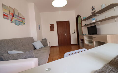 Margherita: Meubles, Sol, Design Intérieur, Sol, Bois, Pièce, Salon, Télévision, Éclairage, Table