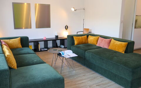 Saphir: Meubles, Design Intérieur, Canapé, Sol, Sol, Salon, Pièce, Domicile, Appartement