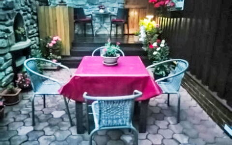 Herlíkovice: Meubles, Chaise, Tableau De Plein Air, Pot De Fleur, Plante D'Appartement, Floristique, Mobilier De Jardin, Nappe De Table, Table Basse