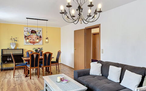 Ankerplatz: Meubles, Design Intérieur, Sol, Sol, Bois, Plafond, Pièce, Canapé, Salon, Éclairage