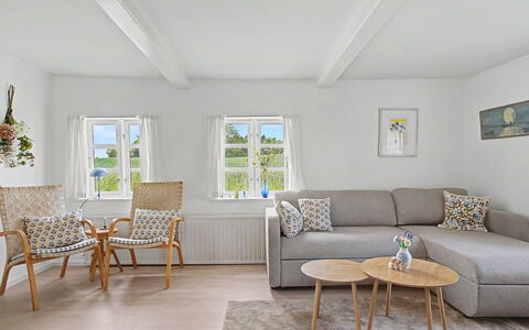 Olufdine - 350M from the Sea: Meubles, Design Intérieur, Canapé, Sol, Sol, Bois, Salon, Pièce, Table, Plafond