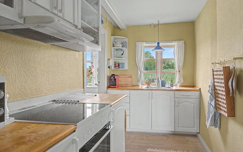 Olufdine - 350M from the Sea: Appareil De Cuisine, Cuisine, Principaux Appliance, Comptoir, Design Intérieur, Cabinetry, Sol, Meubles, Bois, Sol