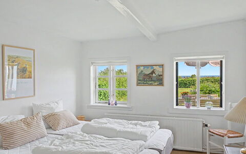 Olufdine - 350M from the Sea: Meubles, Chambre, Design Intérieur, Domicile, Lit, Literie, Plafond, Drap De Lit, Linge, Oreiller