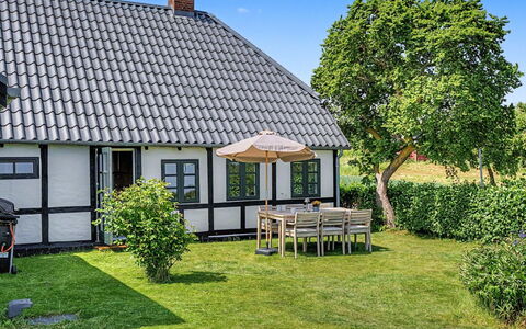 Olufdine - 350M from the Sea: Toit, Maison, Chalet, Domicile, Jardin, Pelouse, Ferme, Biens, Ombre, Cour