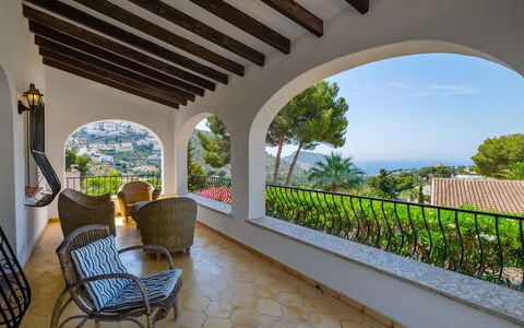 Blake: Domicile, Villa, Biens, Balcon, Recours, Eco Hôtel, Plante D'Appartement, Hacienda, Manoir