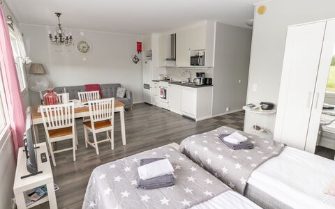 Tupa: Design Intérieur, Appartement, Balcon, Dur, Tache De Bois, Parquet, Balustrade, Daylighting, Hôtel, Appartement Penthouse
