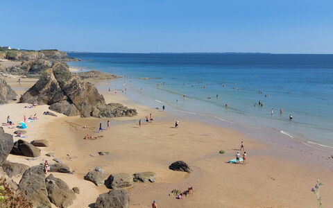 La Sardinerie de la Crique de Porsac'H: Bleu, L'Eau, Plage, Plan D'Eau, Côte, Environnement Naturel, Cotiers Et Relief Océaniques, Mer, Rive, Été
