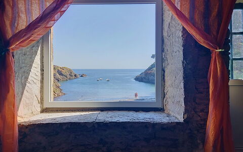 La Sardinerie de la Crique de Porsac'H: Mer, Côte, Océan, Baie, Tropiques, Daylighting, Rideau, Crique, Traitement De Fenetre
