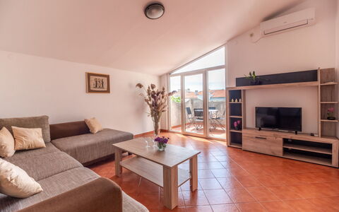 Kristalis: Design Intérieur, Appartement, Balcon, Dur, Tache De Bois, Parquet, Balustrade, Daylighting, Hôtel, Appartement Penthouse