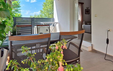Nadalina: Design Intérieur, Appartement, Balcon, Dur, Tache De Bois, Parquet, Balustrade, Daylighting, Hôtel, Appartement Penthouse