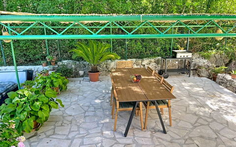 Orba: Jardin, Ombre, Pot De Fleur, Dalle, Mobilier De Jardin, Eco Hôtel, Aménagement Paysager, Recours, Structure En Plein Air