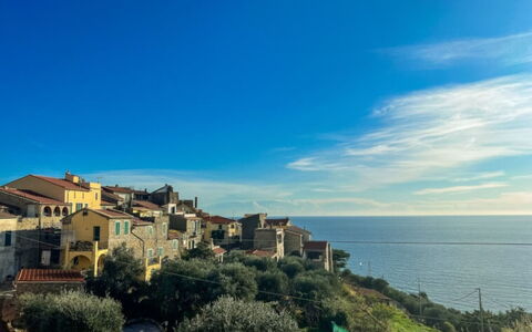 Piazzetta Che Non C'Era: Design Intérieur, Appartement, Balcon, Dur, Tache De Bois, Parquet, Balustrade, Daylighting, Hôtel, Appartement Penthouse