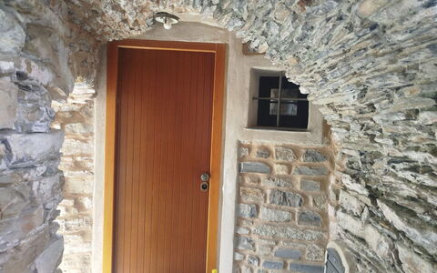 Piazzetta Che Non C'Era: Design Intérieur, Appartement, Balcon, Dur, Tache De Bois, Parquet, Balustrade, Daylighting, Hôtel, Appartement Penthouse