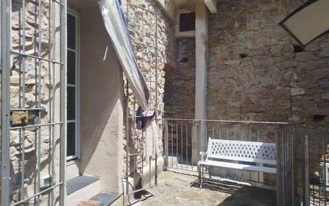 Piazzetta Che Non C'Era: Design Intérieur, Appartement, Balcon, Dur, Tache De Bois, Parquet, Balustrade, Daylighting, Hôtel, Appartement Penthouse