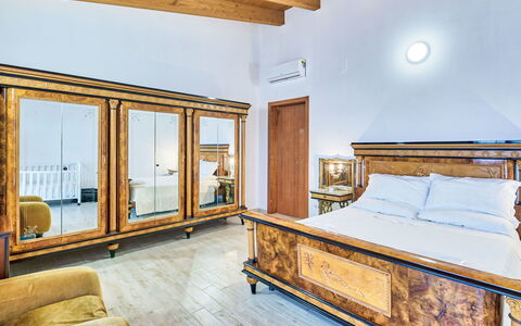 La Casa del Vino: Design Intérieur, Appartement, Balcon, Dur, Tache De Bois, Parquet, Balustrade, Daylighting, Hôtel, Appartement Penthouse